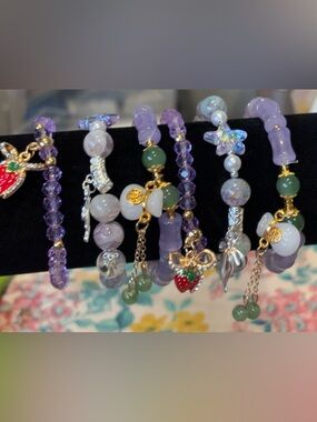 NEW PURPLE BAMBOO GLASS BEADED BRACELETS W/ STRAWBERRY MONEY BAG & BOW CHARMS 4P